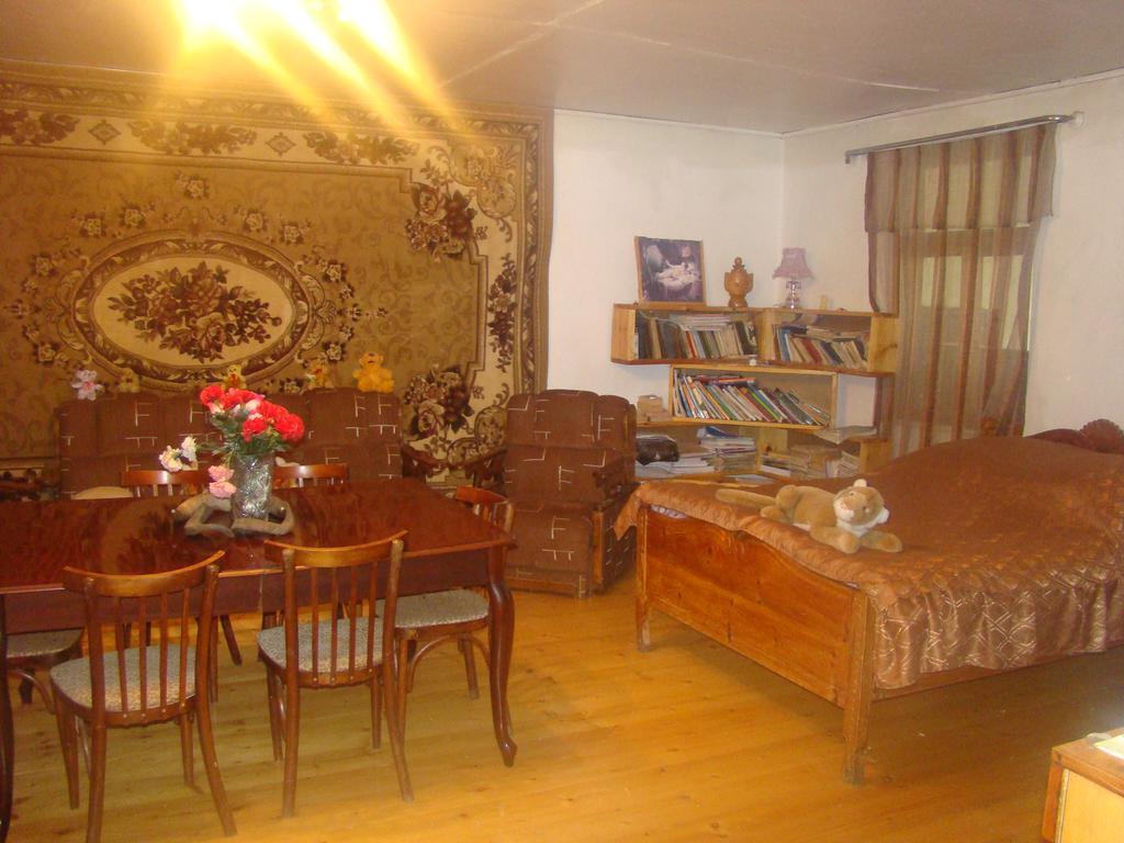 Guest House Tavaduri Mestia Extérieur photo