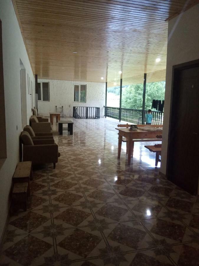 Guest House Tavaduri Mestia Extérieur photo