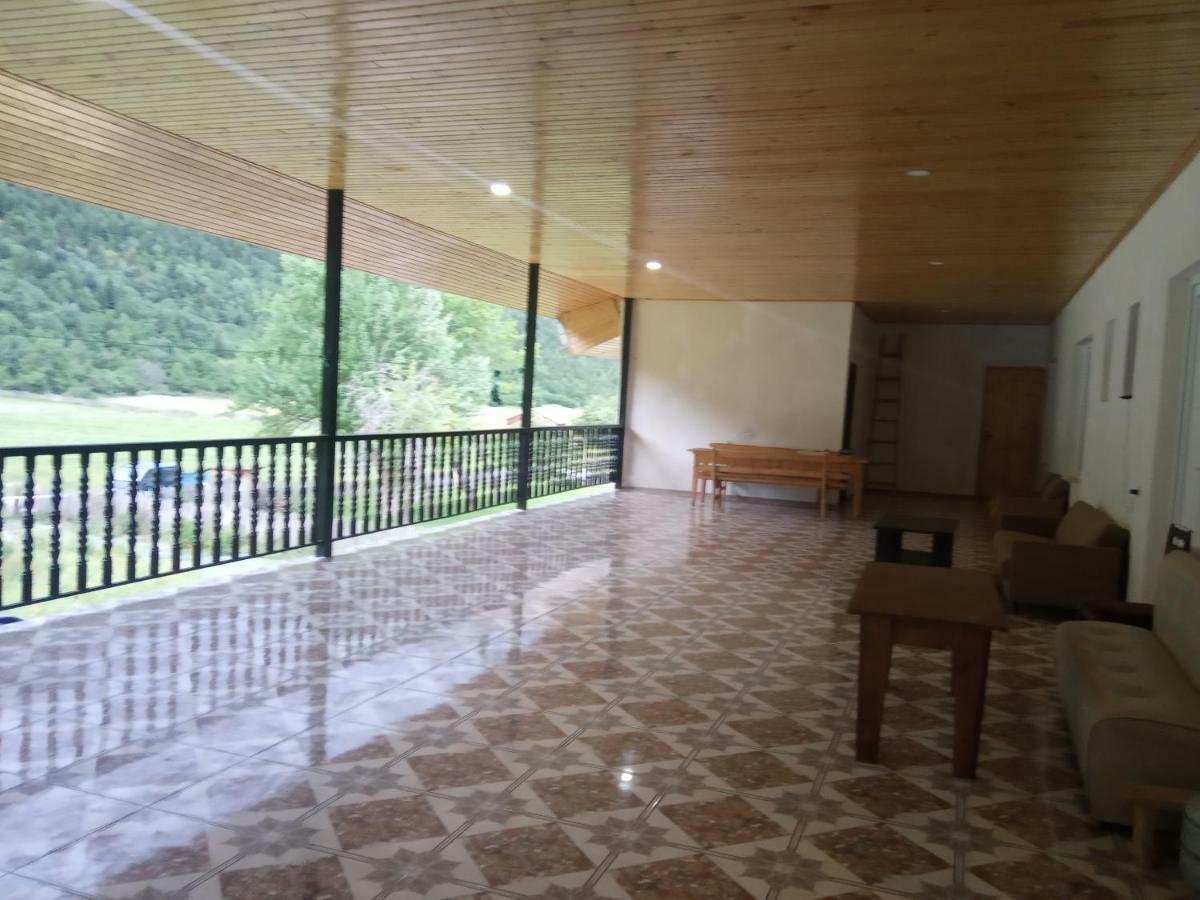 Guest House Tavaduri Mestia Extérieur photo