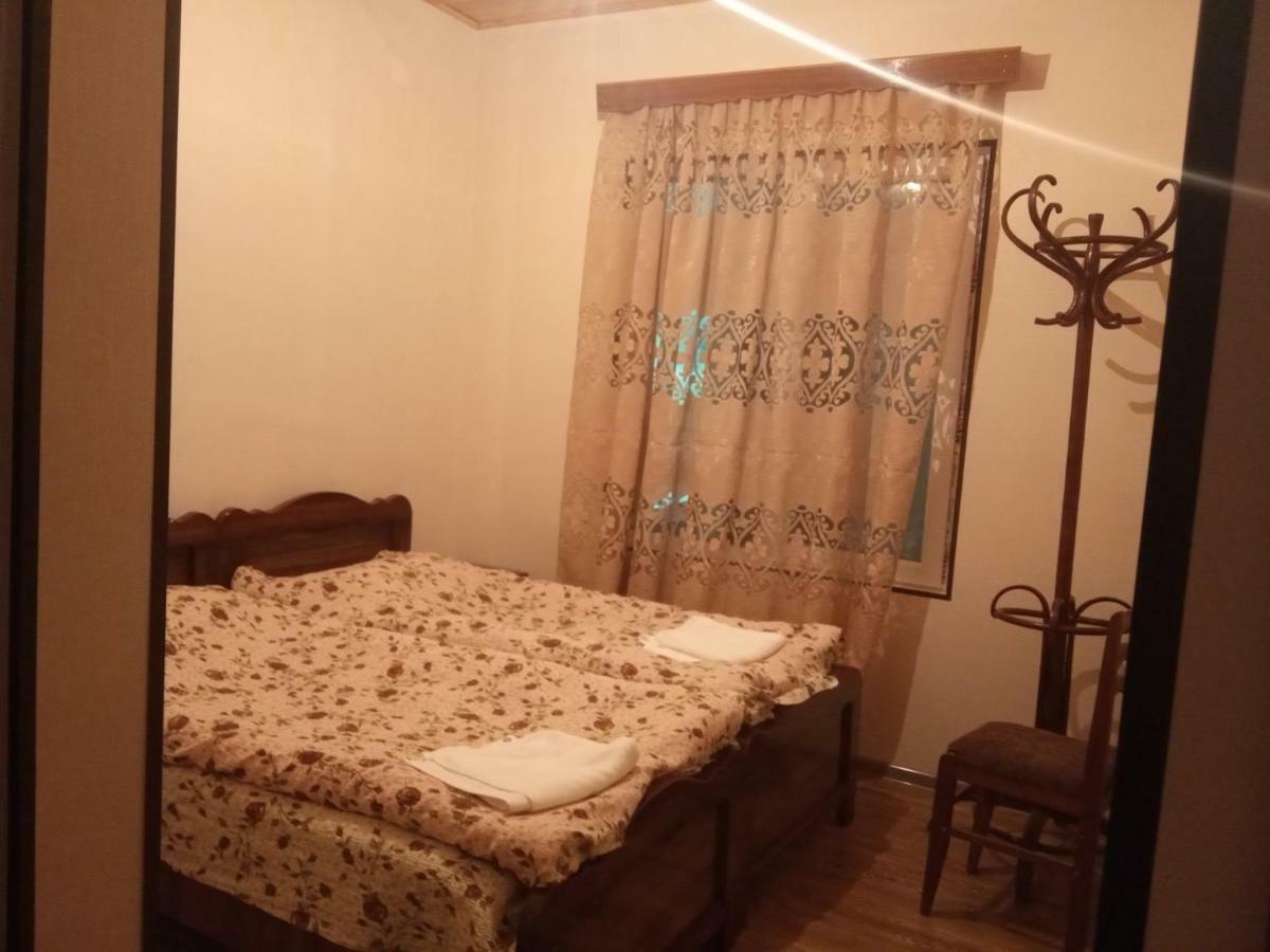 Guest House Tavaduri Mestia Extérieur photo